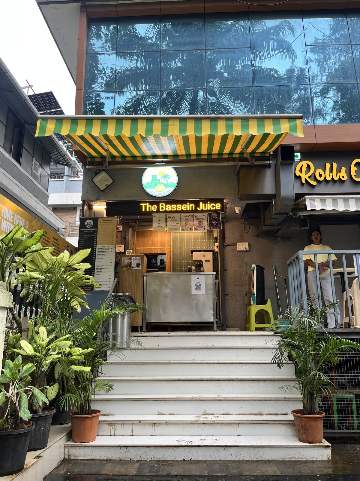 The Bassein Juice Company storefront at Diwanman Vasai West
